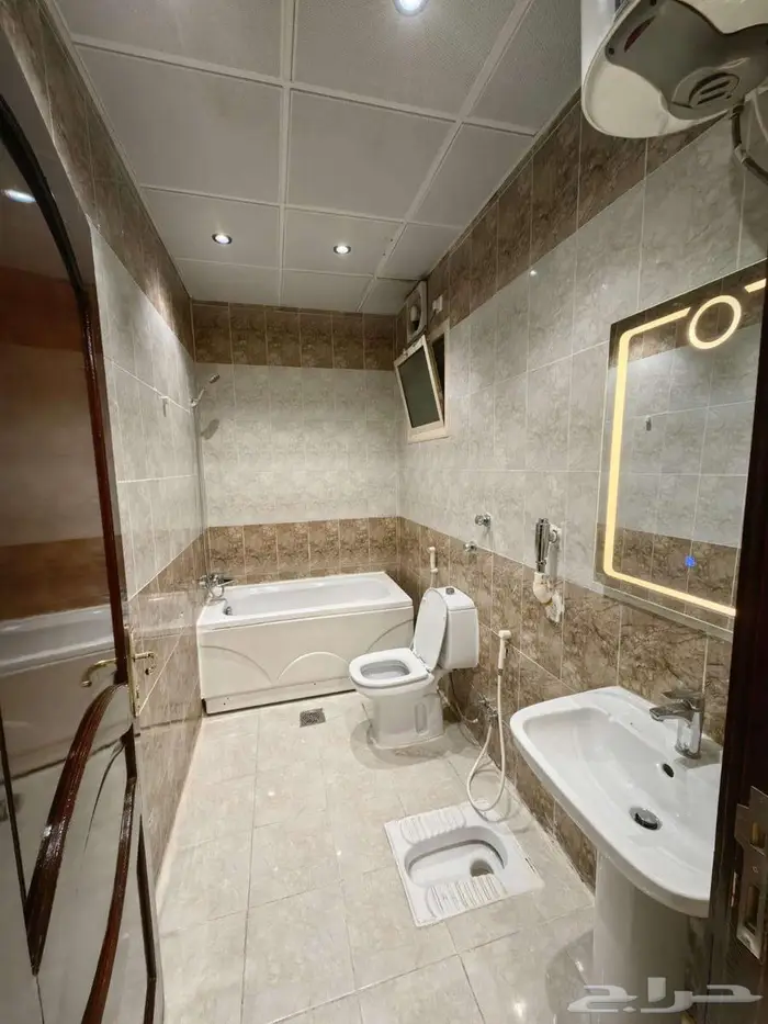 شقة عوائل للإيجار بالعزيزية 2