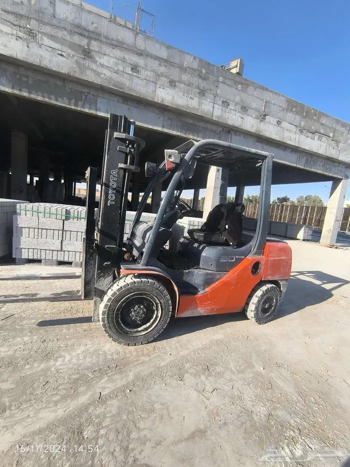 تأجير رافعات شوكية وكرينات في الرياض بأسعار منافسة 4