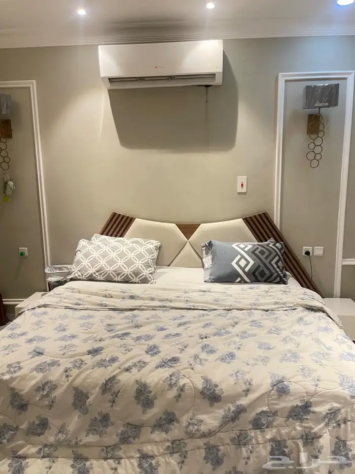 غرفة نوم تركية نظيفة للبيع 0