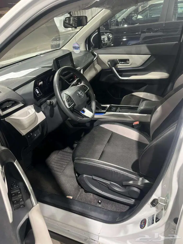 تويوتا فيلوز موديل 2024 ممشي 37.000 8