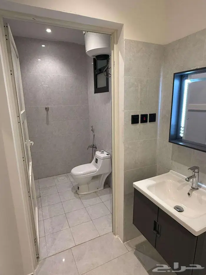 شقة فاخرة للبيع حي الرمال 15