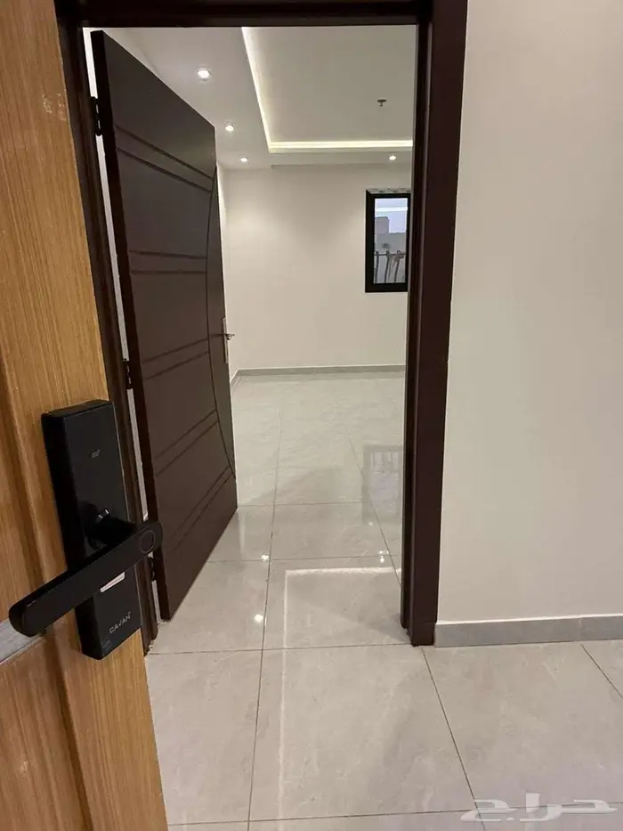 شقة فاخرة للبيع حي الرمال 4