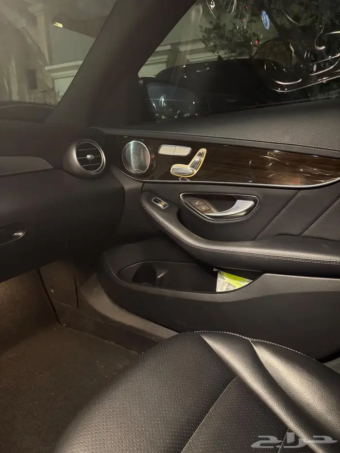 مرسيدس C300 4MATIC 10
