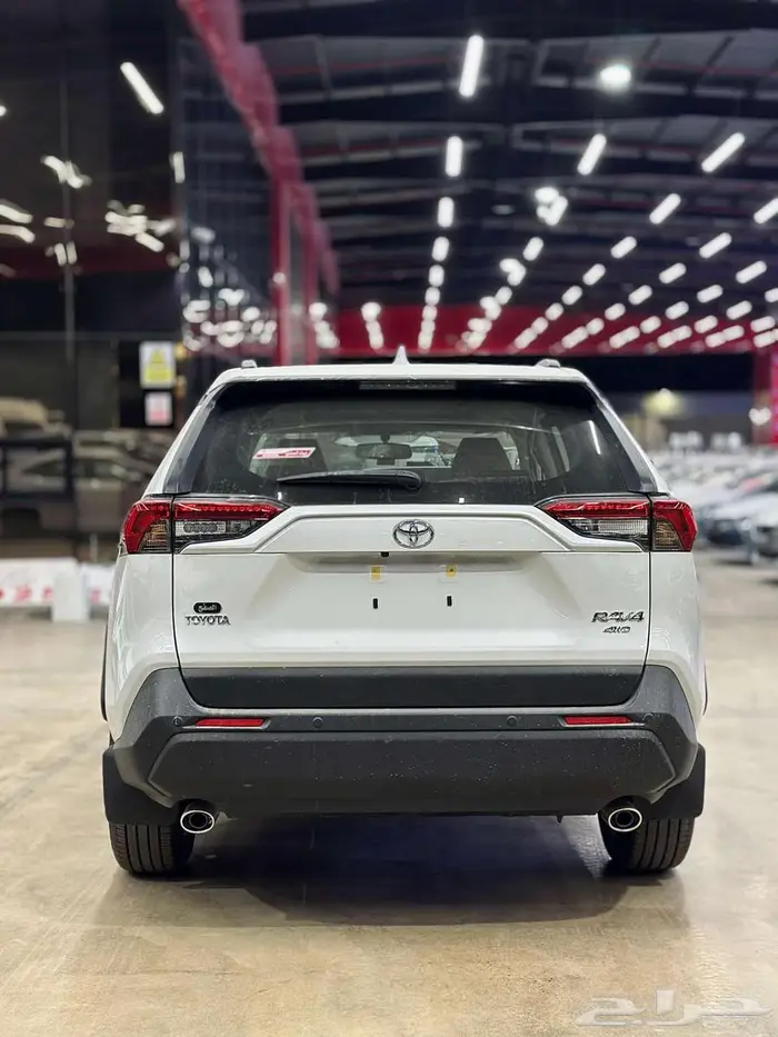 تويوتا راف فور 2025 XLE بنزين نص فل الاقل سعرأ 3