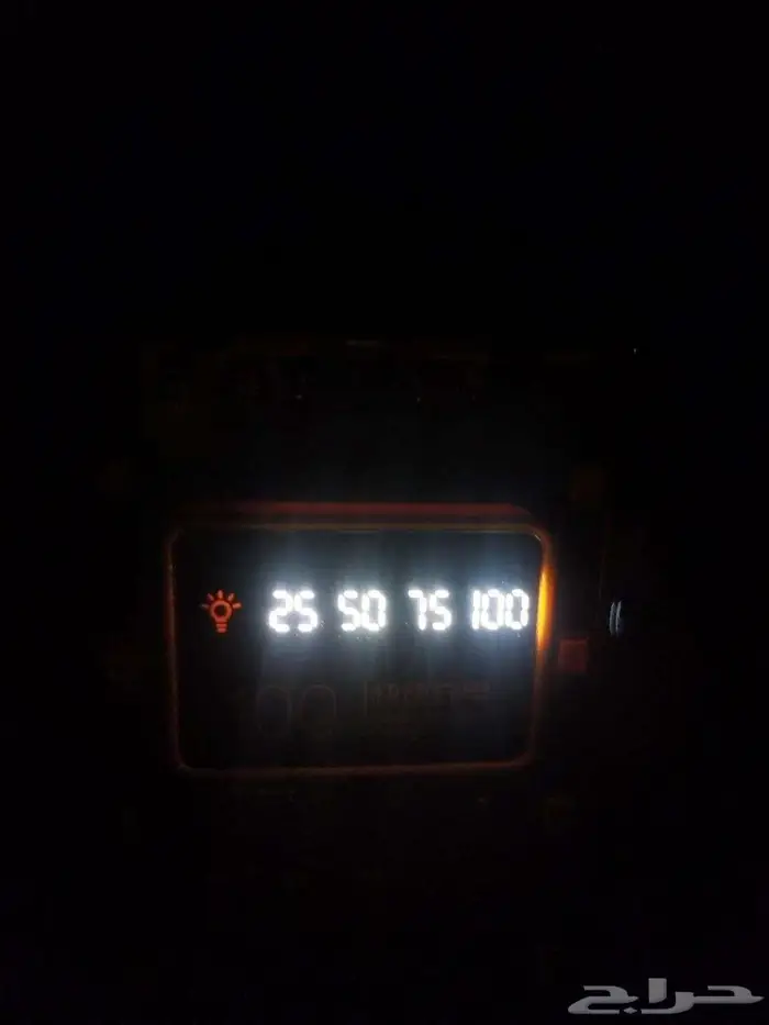 صندوق 3 بطاريات 18650 شاحن متنقل واضاءة 4