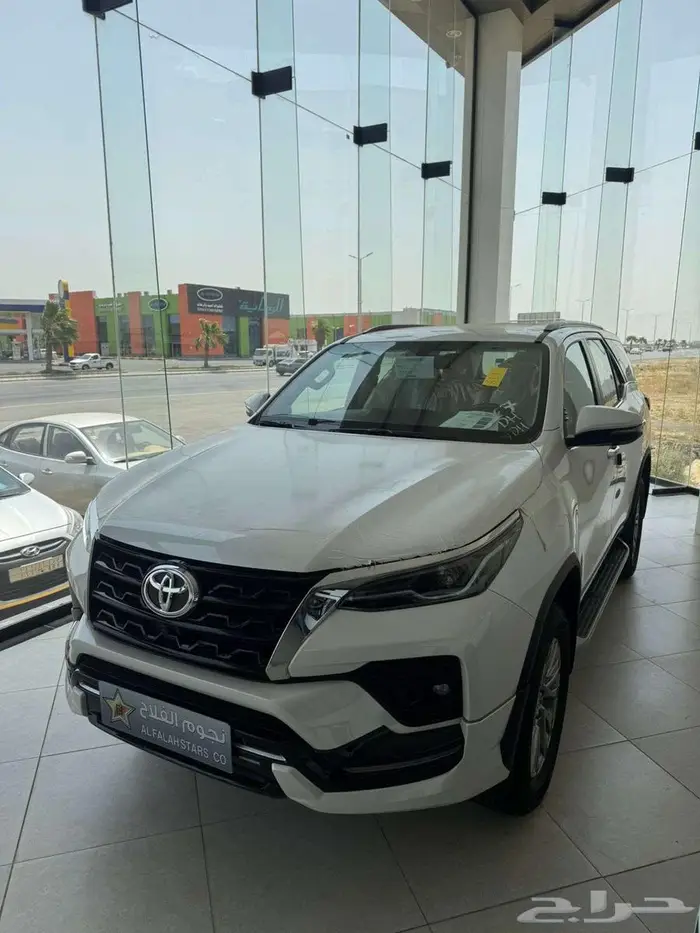 تويوتا فورتشنر م 2025 v3 6 سلندر بنزين - سعودي 1