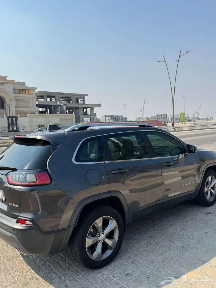 جيب - شيروكي 6