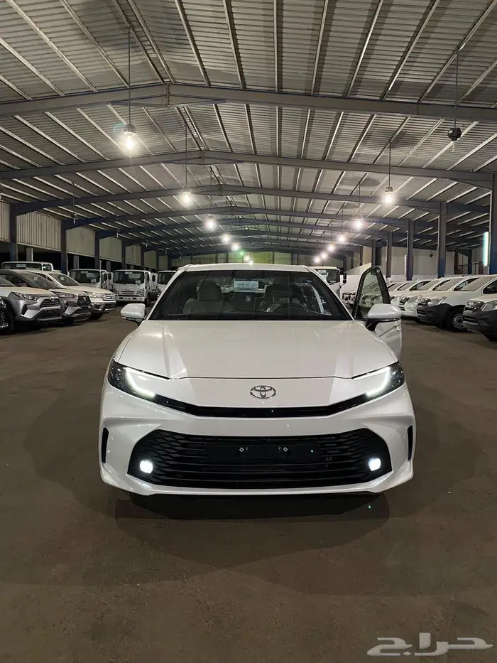 تويوتا كامري ستاندر 2025 0