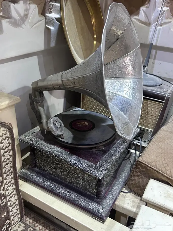 للبيع نوادر وتراثيات كامل مع الكراسي 14