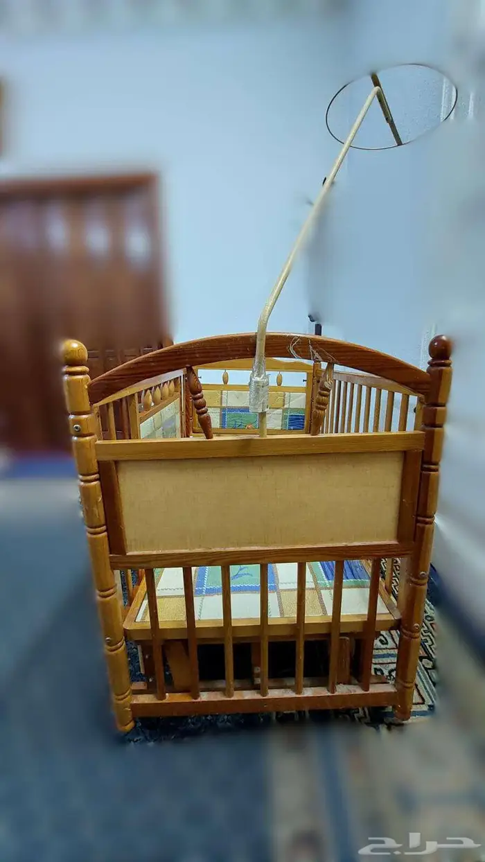 سرير أطفال ( مهد للاطفال ) من خشب تحريك يدوي 1