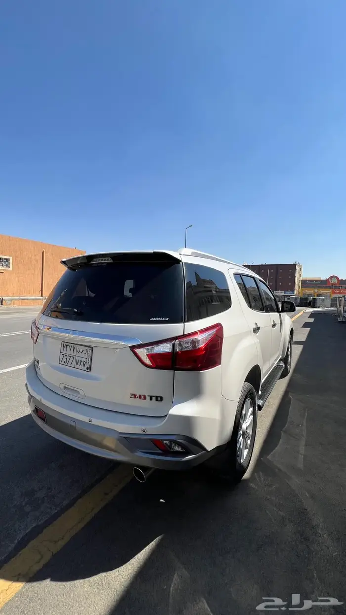 جيب ديزل ايسوزو 2019 ماشي 244 وكاله فل كامل شرط 3