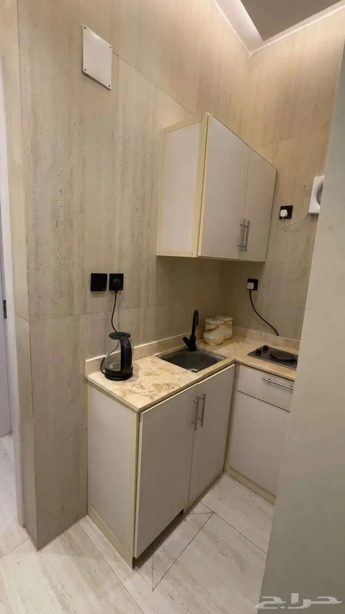 للايجار غرفه موثثه شهري 1100 تبوك طريق المدينة 5