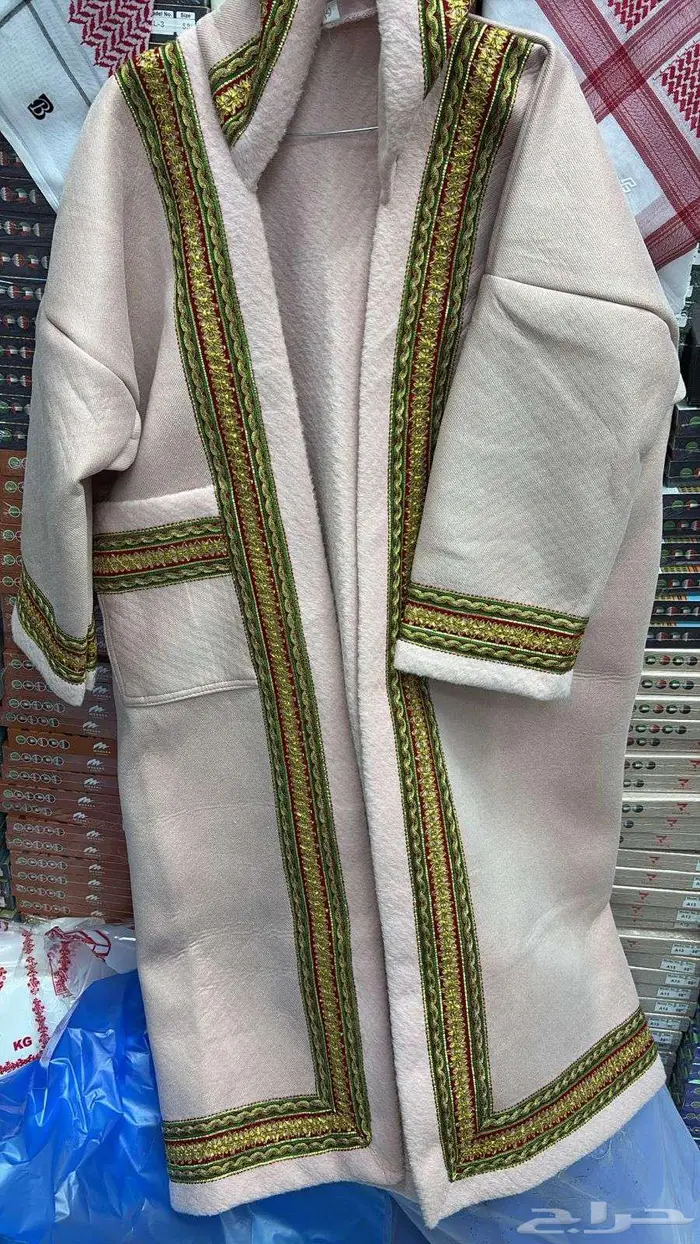 فروة شتويه نسائية بتطريز فخم 0