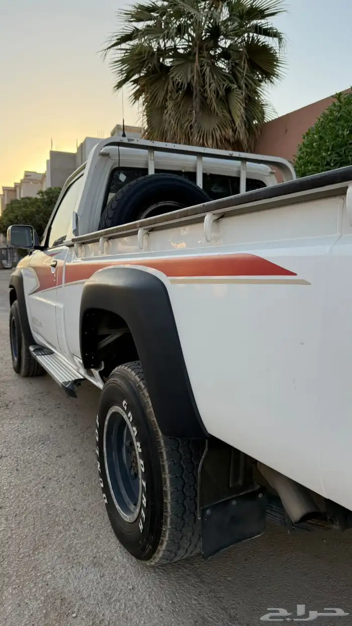 للبيع جيب شاص نيسان 15