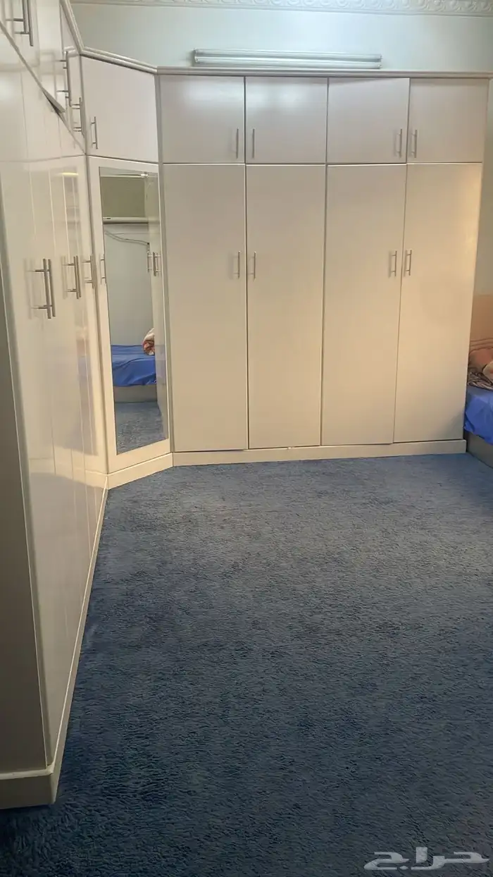 للبيع اثاث مكيف دولاب 0