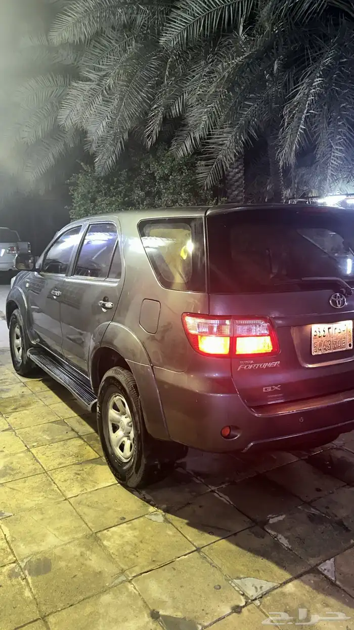 للبيع   فورتشنر موديل2010 2