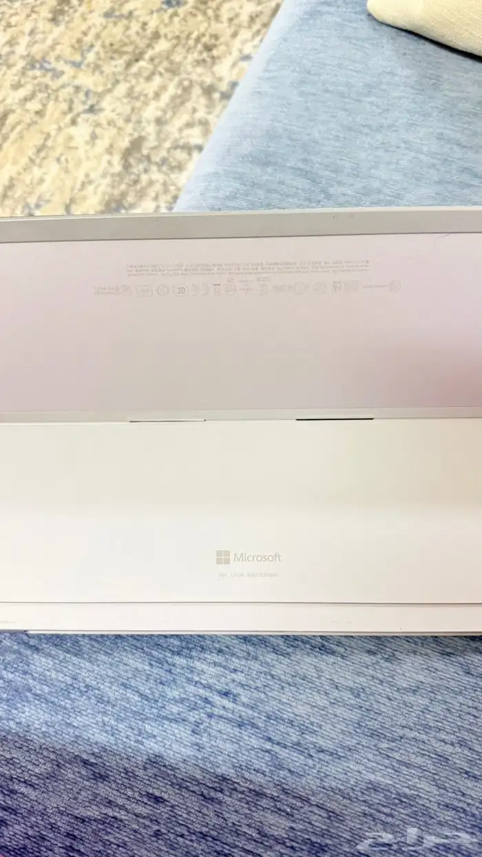 مايكروسوفت برو 7للبيع مكسورة الشاشة بس مافيه شي و128جيجا 4