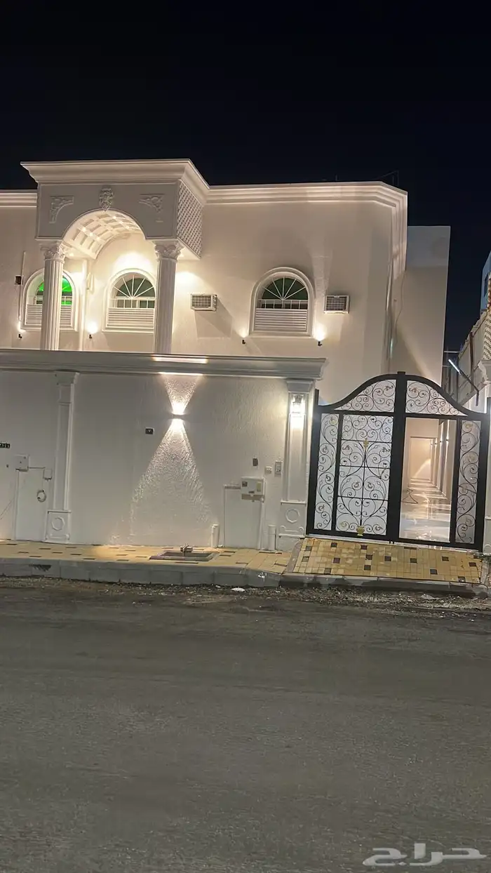 شقة فاخرة مؤثثه بالكامل للإيجار بالطايف 0