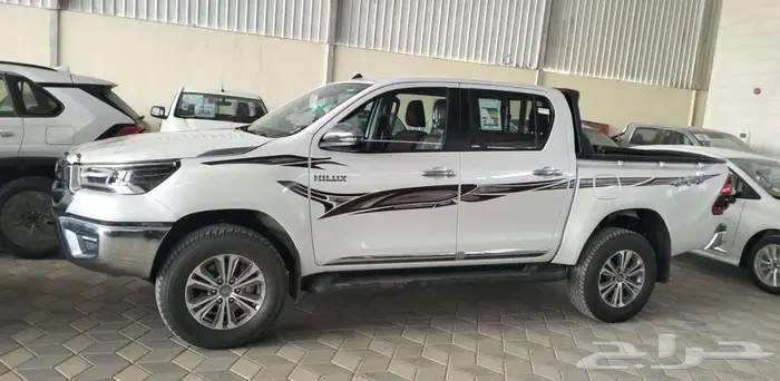 هايلوكس غمارتين S-GLX 4 4 اوتوماتيك بنزين 2025 1