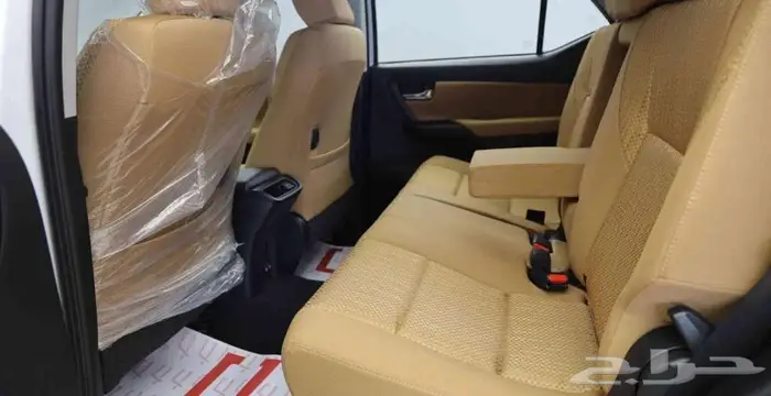 تتوفر فئات تويوتا فورتشنر لمبيعات البنوك ديزل بنزين بدون ربح 9