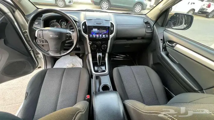 ايسوزو MUX موديل 2022- معرض خلف للسيارات 8