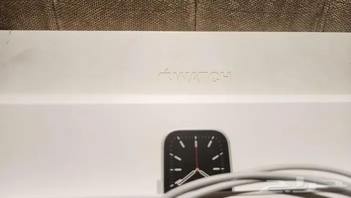 للبيع ساعة ابل الإصدار 6 0