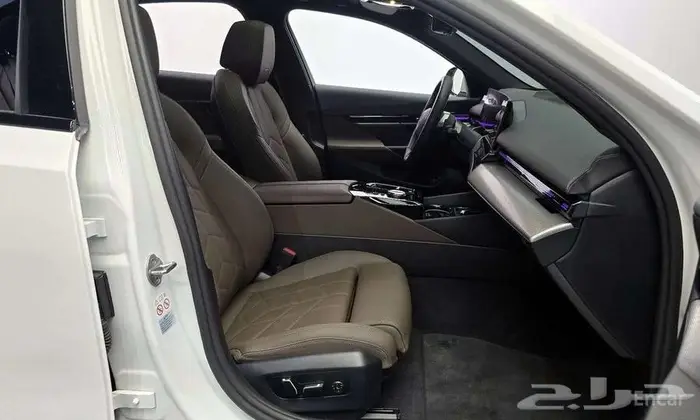 بي إم دبليو 520i M Sport 2024 - وارد كوريا 16