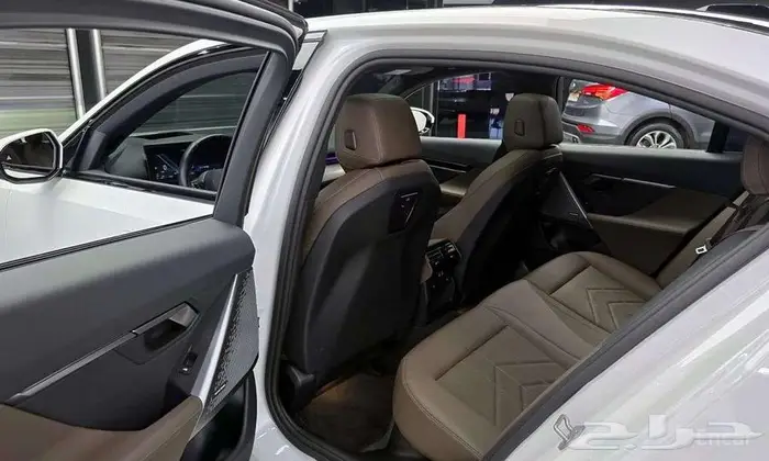 بي إم دبليو 520i M Sport 2024 - وارد كوريا 17