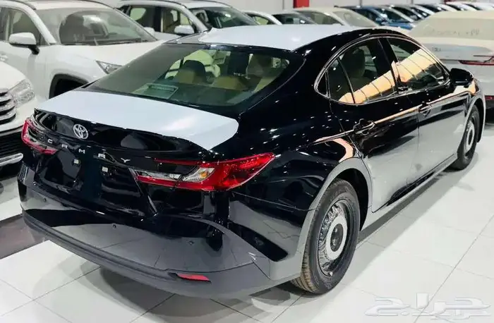 كامري طيس بريمي 2025 اسود 3