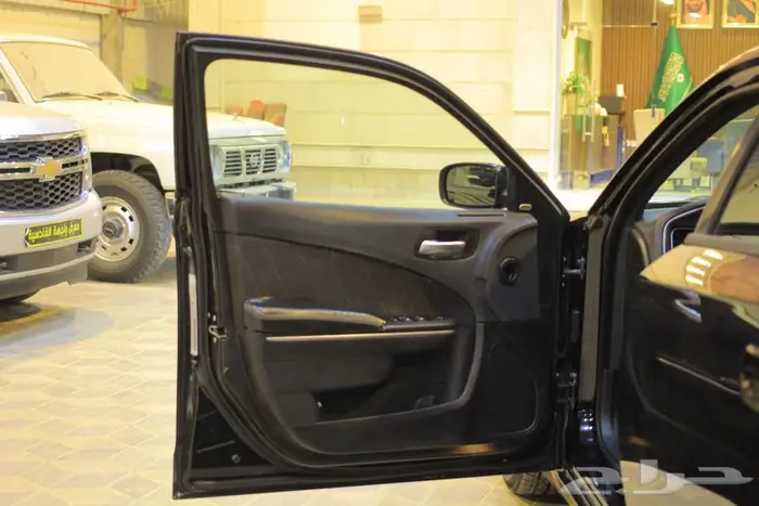 دودج تشارجر SXT 2018 فتحة سقف مرهم SRT 6