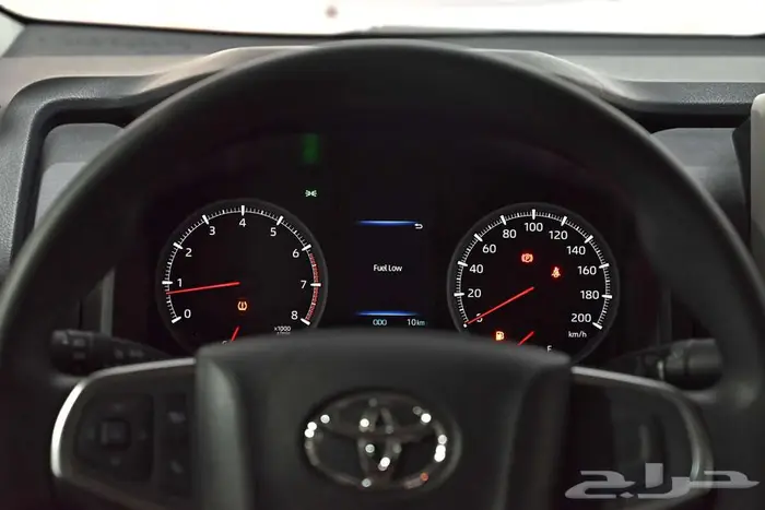 تويوتا باص هايس بضاعه سقف واطي قير عادي ديزل 2026 9