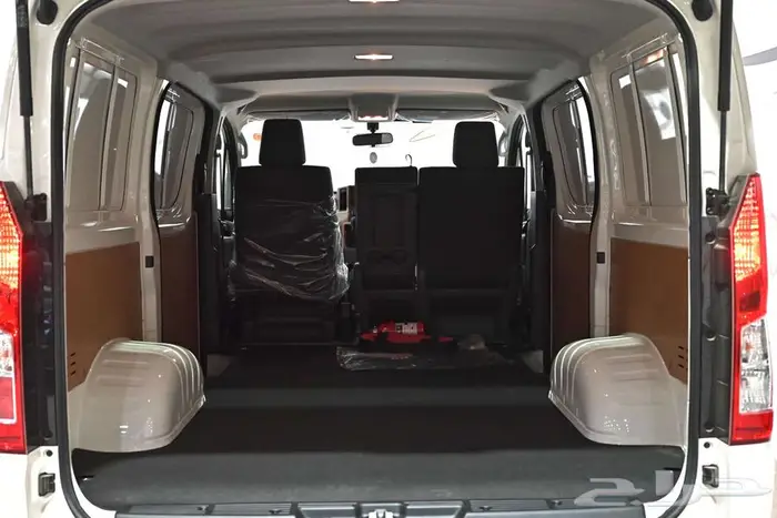 تويوتا باص هايس بضاعه سقف واطي قير عادي ديزل 2026 4