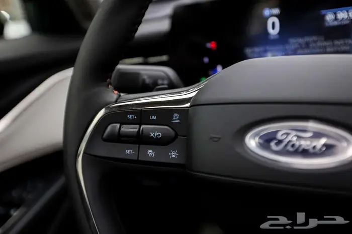 فورد تورس 2025 تيتانيوم لون اسود - الجزيرة 141540 1