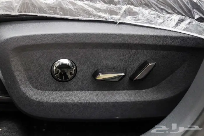 فورد تورس 2025 تيتانيوم لون اسود - الجزيرة 141540 9