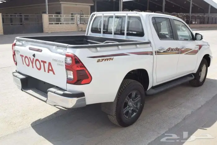 تويوتا هايلكس 2025 بنزين فل كامل رفرف بصمه و مفتاح اقل سعر 4