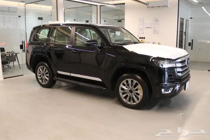 تويوتا لاندكروزر GXR L3 2025 بنزين 2