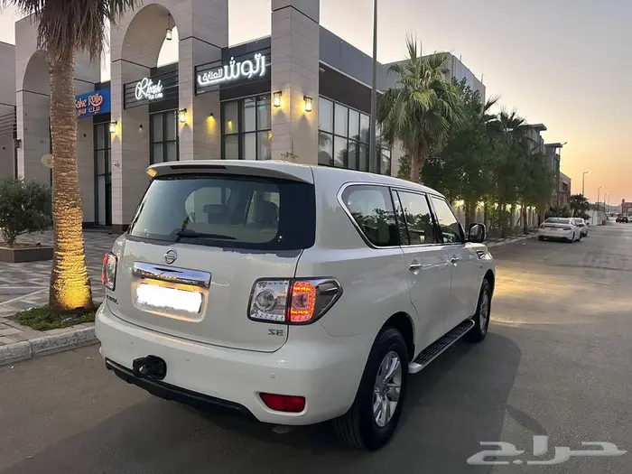 باترول 320 موديل 2013 SE2 نظيف 1