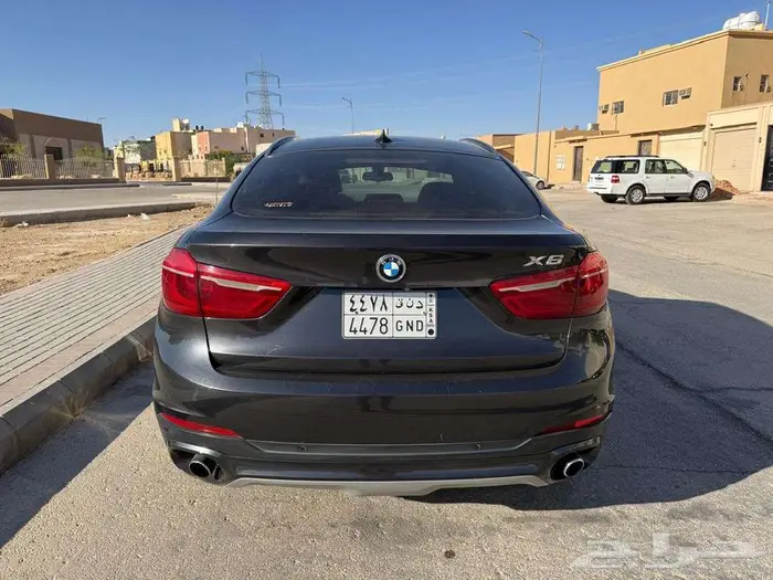 للبيع بي ام دبليو اكس 6 موديل 2015 ماكينة 6 سلندر 5
