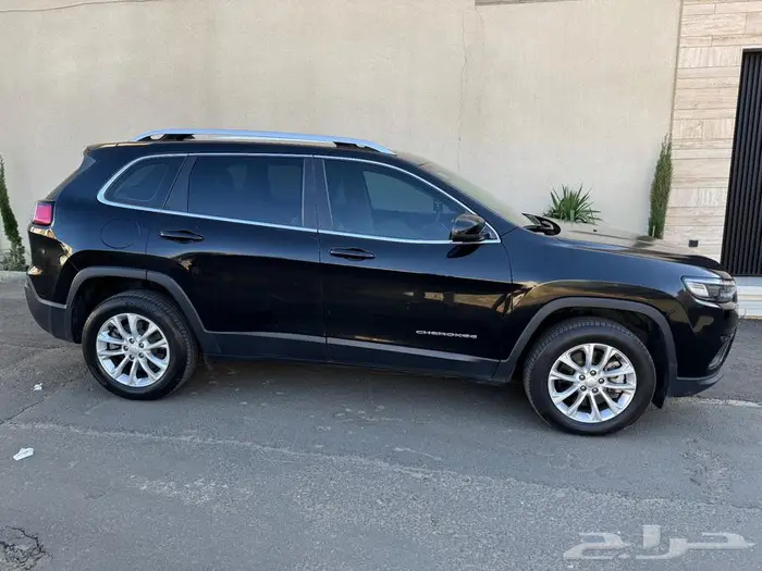 جيب شيروكي 6 سلندر 2020 للبيع 22