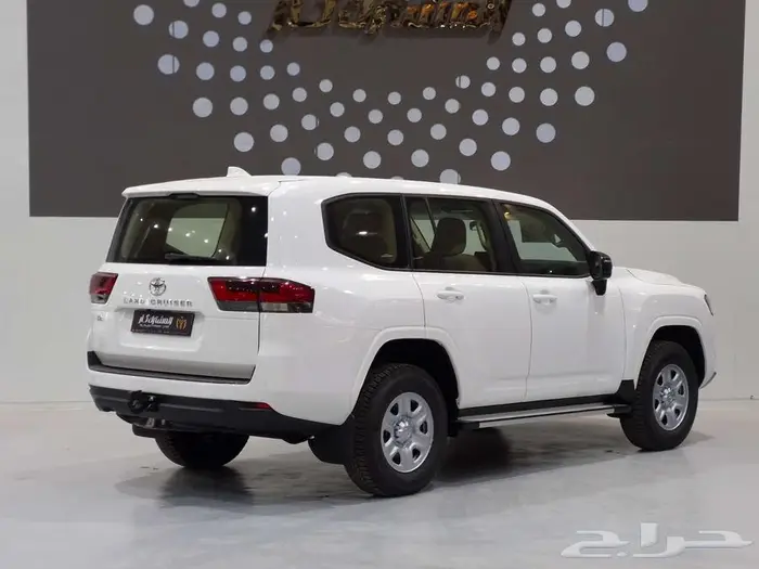 تويوتا لاندكروزر GXR 2025 خليجي بنزين تنفس طبيعي 1
