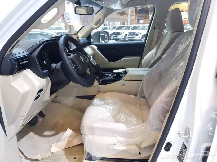 تويوتا لاندكروزر GXR 2025 خليجي بنزين تنفس طبيعي 2