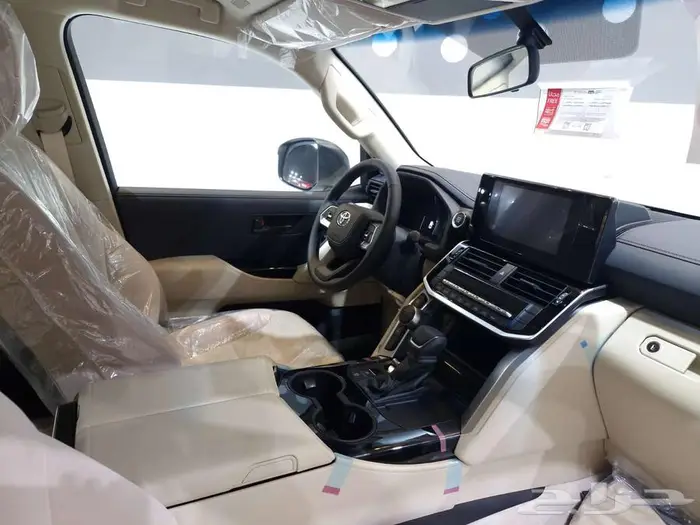 تويوتا لاندكروزر GXR 2025 خليجي بنزين تنفس طبيعي 7