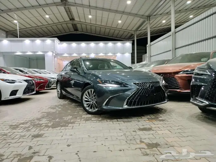 لكزس ES 300 HH موديل 2025 - خليجي أقل سعر 8