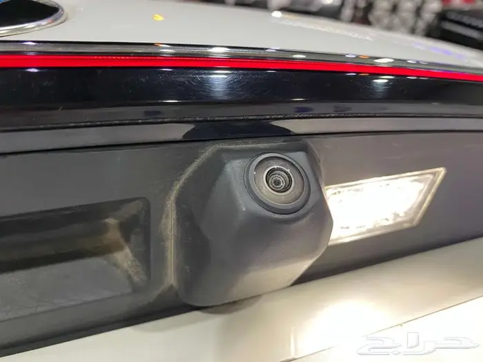 بي ام دبليو 730LI موديل 2020 ابيض خليجي ماشيه 96000كم 41