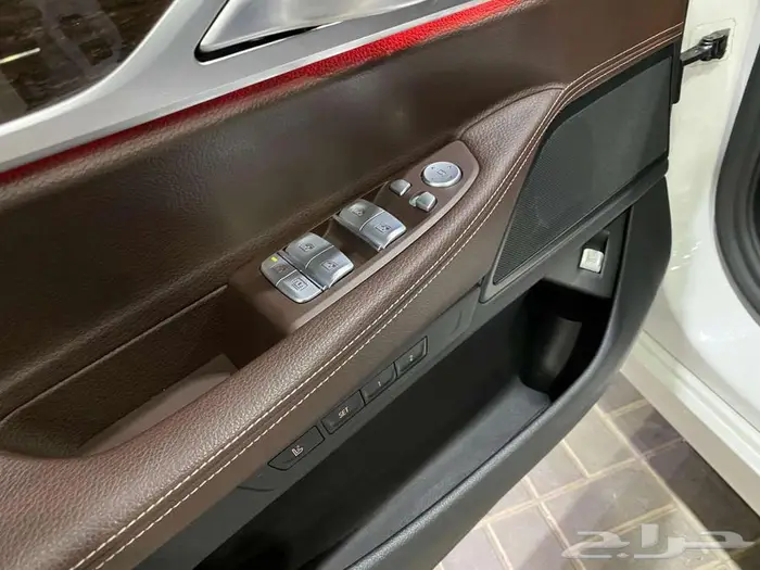 بي ام دبليو 730LI موديل 2020 ابيض خليجي ماشيه 96000كم 31