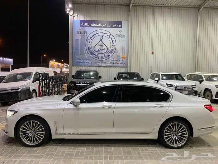 بي ام دبليو 730LI موديل 2020 ابيض خليجي ماشيه 96000كم 20