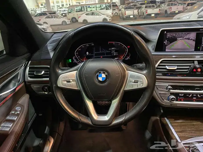 بي ام دبليو 730LI موديل 2020 ابيض خليجي ماشيه 96000كم 40