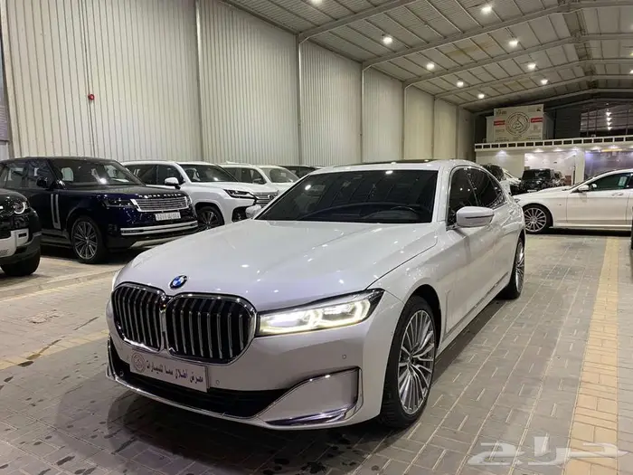 بي ام دبليو 730LI موديل 2020 ابيض خليجي ماشيه 96000كم 33