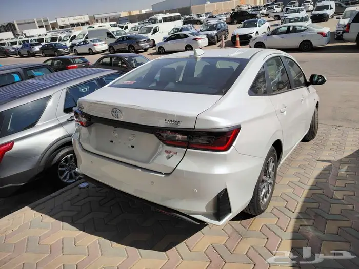 تويوتا يارس Y استاندر ابيض كاش أقساط 2026 1
