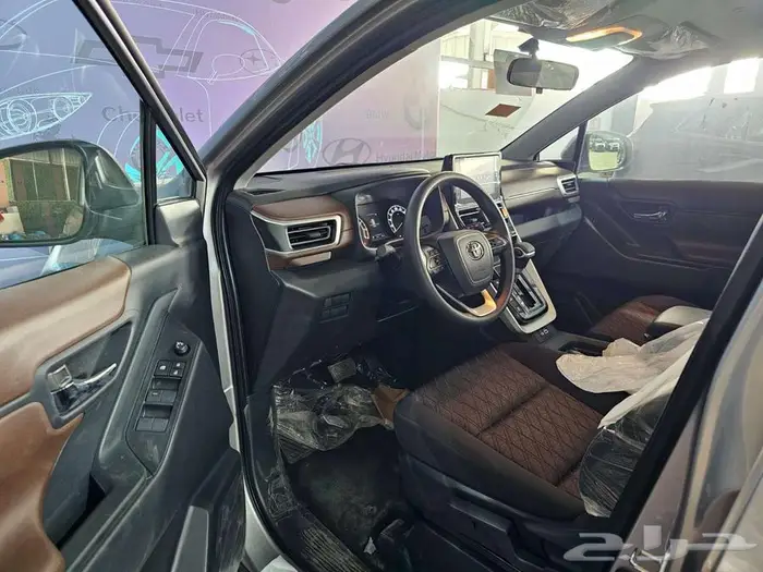 تويوتا انوفا GL 2.0 بنزين 2025 - سعودي 4